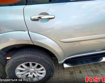 Міцубісі Паджеро Спорт 2010 у Никополе на Automoto.ua Сірий Міцубісі Паджеро Спорт, об'ємом двигуна 2.5 л та пробігом 107 тис. км за 11500 $, фото 10 на Automoto.ua