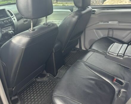 Сірий Міцубісі Паджеро Спорт, об'ємом двигуна 2.5 л та пробігом 170 тис. км за 13500 $, фото 6 на Automoto.ua