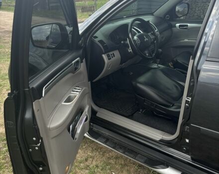 Сірий Міцубісі Паджеро Спорт, об'ємом двигуна 2.5 л та пробігом 170 тис. км за 13500 $, фото 14 на Automoto.ua