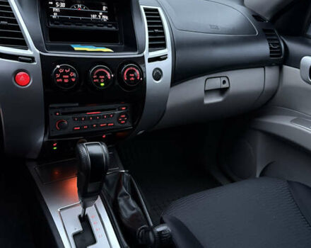 Серый Мицубиси Паджеро Спорт, объемом двигателя 2.5 л и пробегом 107 тыс. км за 12900 $, фото 13 на Automoto.ua