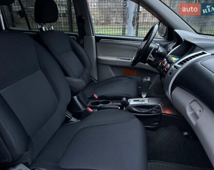 Серый Мицубиси Паджеро Спорт, объемом двигателя 2.5 л и пробегом 107 тыс. км за 12900 $, фото 17 на Automoto.ua