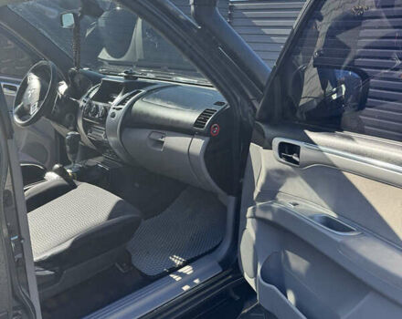 Сірий Міцубісі Паджеро Спорт, об'ємом двигуна 2.48 л та пробігом 225 тис. км за 13200 $, фото 14 на Automoto.ua