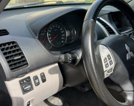 Сірий Міцубісі Паджеро Спорт, об'ємом двигуна 2.48 л та пробігом 296 тис. км за 12000 $, фото 6 на Automoto.ua
