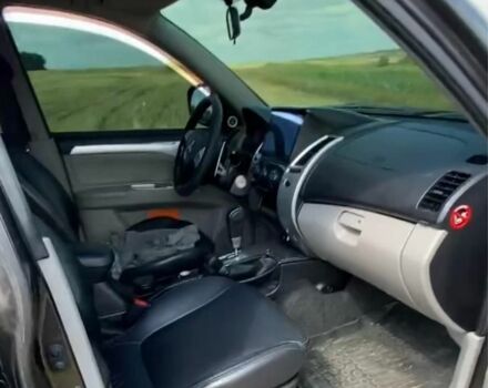 Серый Мицубиси Паджеро Спорт, объемом двигателя 2.5 л и пробегом 190 тыс. км за 15000 $, фото 3 на Automoto.ua