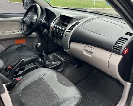 Серый Мицубиси Паджеро Спорт, объемом двигателя 2.5 л и пробегом 296 тыс. км за 11800 $, фото 5 на Automoto.ua