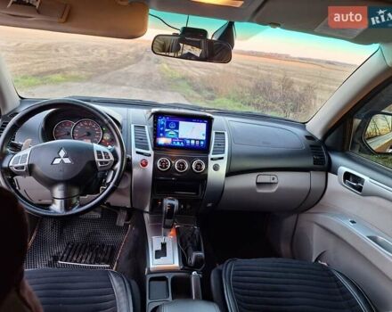 Серый Мицубиси Паджеро Спорт, объемом двигателя 2.48 л и пробегом 218 тыс. км за 16200 $, фото 3 на Automoto.ua