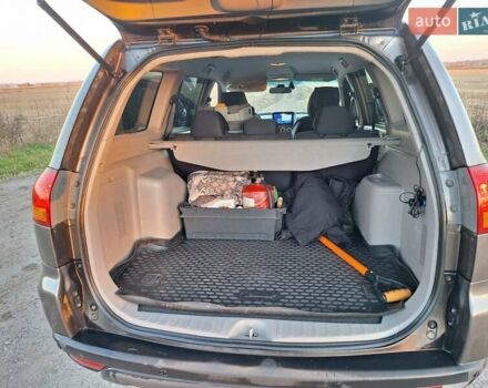 Серый Мицубиси Паджеро Спорт, объемом двигателя 2.48 л и пробегом 218 тыс. км за 16200 $, фото 4 на Automoto.ua