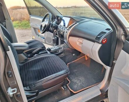 Серый Мицубиси Паджеро Спорт, объемом двигателя 2.48 л и пробегом 218 тыс. км за 16200 $, фото 8 на Automoto.ua