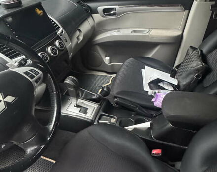 Серый Мицубиси Паджеро Спорт, объемом двигателя 2.48 л и пробегом 200 тыс. км за 15500 $, фото 19 на Automoto.ua