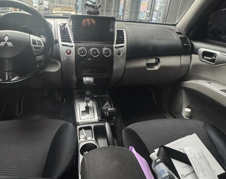 Серый Мицубиси Паджеро Спорт, объемом двигателя 2.48 л и пробегом 200 тыс. км за 15500 $, фото 13 на Automoto.ua