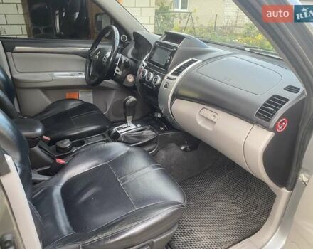 Сірий Міцубісі Паджеро Спорт, об'ємом двигуна 2.48 л та пробігом 345 тис. км за 13500 $, фото 8 на Automoto.ua