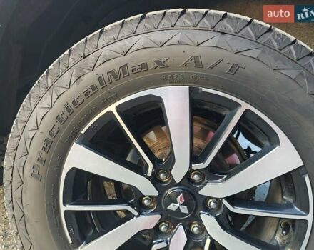 Серый Мицубиси Паджеро Спорт, объемом двигателя 2.44 л и пробегом 197 тыс. км за 26700 $, фото 2 на Automoto.ua