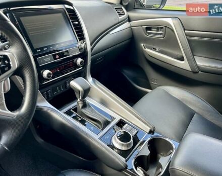 Серый Мицубиси Паджеро Спорт, объемом двигателя 2.44 л и пробегом 50 тыс. км за 36900 $, фото 16 на Automoto.ua