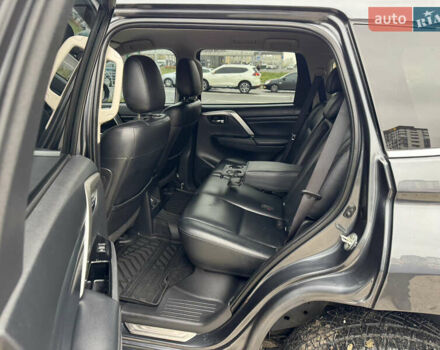 Серый Мицубиси Паджеро Спорт, объемом двигателя 2.44 л и пробегом 117 тыс. км за 33000 $, фото 12 на Automoto.ua