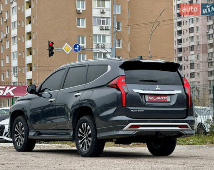 Серый Мицубиси Паджеро Спорт, объемом двигателя 2.44 л и пробегом 117 тыс. км за 33000 $, фото 3 на Automoto.ua