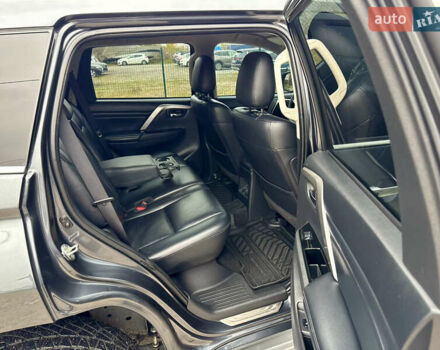 Серый Мицубиси Паджеро Спорт, объемом двигателя 2.44 л и пробегом 117 тыс. км за 33000 $, фото 16 на Automoto.ua