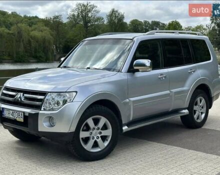 Серый Мицубиси Паджеро Спорт, объемом двигателя 3 л и пробегом 228 тыс. км за 5000 $, фото 1 на Automoto.ua