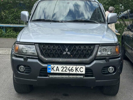 Міцубісі Паджеро Спорт 2003 у Києві на Automoto.ua Сірий Міцубісі Паджеро Спорт, об'ємом двигуна 2.97 л та пробігом 306 тис. км за 5000 $, фото 1 на Automoto.ua