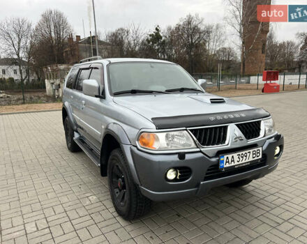 Серый Мицубиси Паджеро Спорт, объемом двигателя 2.5 л и пробегом 250 тыс. км за 8999 $, фото 1 на Automoto.ua