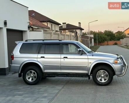 Сірий Міцубісі Паджеро Спорт, об'ємом двигуна 3 л та пробігом 241 тис. км за 9500 $, фото 1 на Automoto.ua
