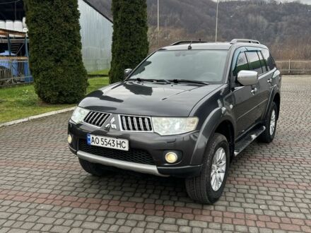 Сірий Міцубісі Паджеро Спорт, об'ємом двигуна 2.5 л та пробігом 296 тис. км за 11800 $, фото 1 на Automoto.ua
