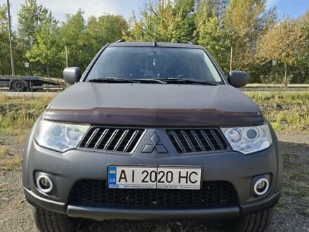 Міцубісі Паджеро Спорт 2013 у Києві на Automoto.ua Сірий Міцубісі Паджеро Спорт, об'ємом двигуна 2.48 л та пробігом 180 тис. км за 15000 $, фото 1 на Automoto.ua