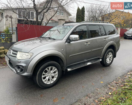 Серый Мицубиси Паджеро Спорт, объемом двигателя 2.5 л и пробегом 225 тыс. км за 12500 $, фото 1 на Automoto.ua