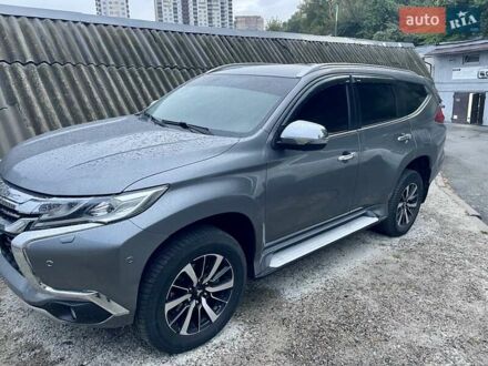 Міцубісі Паджеро Спорт 2017 у Києві на Automoto.ua Сірий Міцубісі Паджеро Спорт, об'ємом двигуна 2.44 л та пробігом 119 тис. км за 27850 $, фото 1 на Automoto.ua