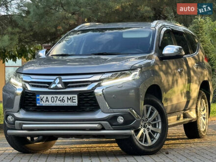Серый Мицубиси Паджеро Спорт, объемом двигателя 2.44 л и пробегом 165 тыс. км за 29999 $, фото 1 на Automoto.ua