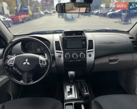 Синій Міцубісі Паджеро Спорт, об'ємом двигуна 2.48 л та пробігом 168 тис. км за 19999 $, фото 21 на Automoto.ua