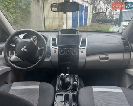 Синій Міцубісі Паджеро Спорт, об'ємом двигуна 2.5 л та пробігом 160 тис. км за 13900 $, фото 15 на Automoto.ua