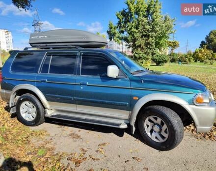 Зелений Міцубісі Паджеро Спорт, об'ємом двигуна 2.97 л та пробігом 230 тис. км за 7200 $, фото 4 на Automoto.ua