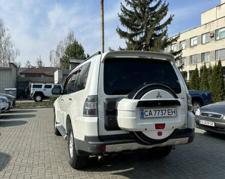 Белый Мицубиси Паджеро Вагон, объемом двигателя 3 л и пробегом 250 тыс. км за 10900 $, фото 3 на Automoto.ua