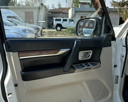 Белый Мицубиси Паджеро Вагон, объемом двигателя 3 л и пробегом 250 тыс. км за 10900 $, фото 10 на Automoto.ua