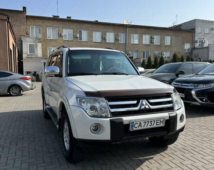 Белый Мицубиси Паджеро Вагон, объемом двигателя 3 л и пробегом 250 тыс. км за 10900 $, фото 1 на Automoto.ua