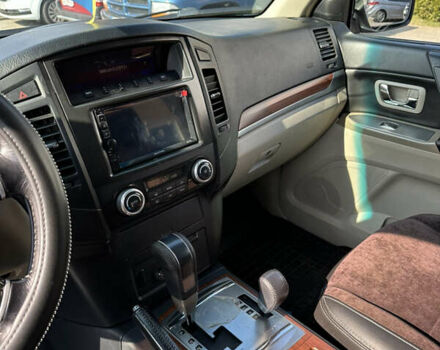 Белый Мицубиси Паджеро Вагон, объемом двигателя 3 л и пробегом 250 тыс. км за 10900 $, фото 13 на Automoto.ua