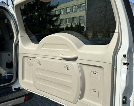 Белый Мицубиси Паджеро Вагон, объемом двигателя 3 л и пробегом 250 тыс. км за 10900 $, фото 17 на Automoto.ua