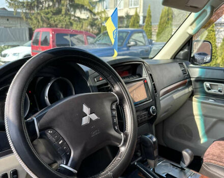 Белый Мицубиси Паджеро Вагон, объемом двигателя 3 л и пробегом 250 тыс. км за 10900 $, фото 12 на Automoto.ua