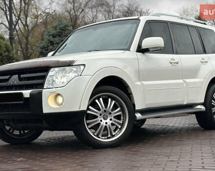 Белый Мицубиси Паджеро Вагон, объемом двигателя 3.2 л и пробегом 292 тыс. км за 12500 $, фото 4 на Automoto.ua