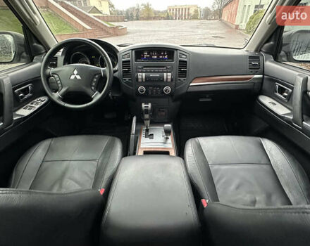 Белый Мицубиси Паджеро Вагон, объемом двигателя 3.2 л и пробегом 292 тыс. км за 12500 $, фото 36 на Automoto.ua