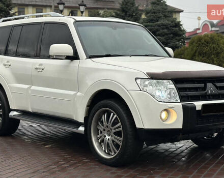 Белый Мицубиси Паджеро Вагон, объемом двигателя 3.2 л и пробегом 292 тыс. км за 12500 $, фото 10 на Automoto.ua