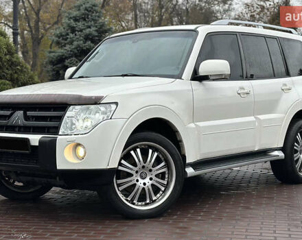 Белый Мицубиси Паджеро Вагон, объемом двигателя 3.2 л и пробегом 292 тыс. км за 12500 $, фото 3 на Automoto.ua