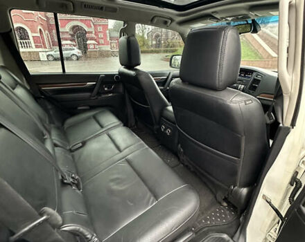 Белый Мицубиси Паджеро Вагон, объемом двигателя 3.2 л и пробегом 292 тыс. км за 12500 $, фото 25 на Automoto.ua