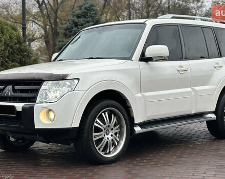 Белый Мицубиси Паджеро Вагон, объемом двигателя 3.2 л и пробегом 292 тыс. км за 12500 $, фото 5 на Automoto.ua