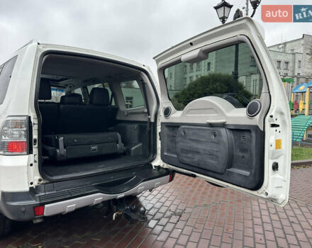 Белый Мицубиси Паджеро Вагон, объемом двигателя 3.2 л и пробегом 292 тыс. км за 12500 $, фото 51 на Automoto.ua