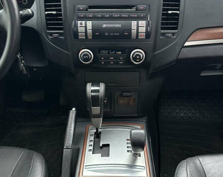 Белый Мицубиси Паджеро Вагон, объемом двигателя 3.2 л и пробегом 292 тыс. км за 12500 $, фото 39 на Automoto.ua