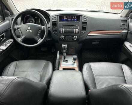 Белый Мицубиси Паджеро Вагон, объемом двигателя 3.2 л и пробегом 292 тыс. км за 12500 $, фото 35 на Automoto.ua