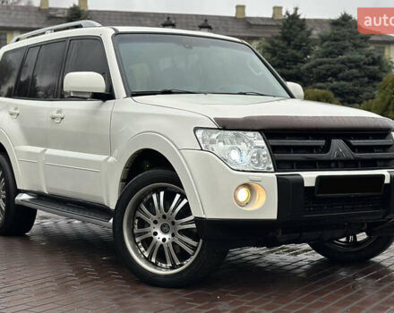Белый Мицубиси Паджеро Вагон, объемом двигателя 3.2 л и пробегом 292 тыс. км за 12500 $, фото 9 на Automoto.ua