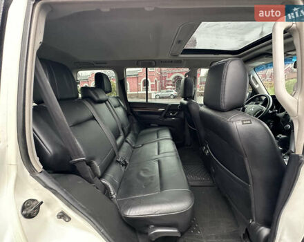 Белый Мицубиси Паджеро Вагон, объемом двигателя 3.2 л и пробегом 292 тыс. км за 12500 $, фото 26 на Automoto.ua