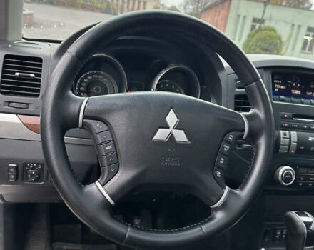 Белый Мицубиси Паджеро Вагон, объемом двигателя 3.2 л и пробегом 292 тыс. км за 12500 $, фото 48 на Automoto.ua